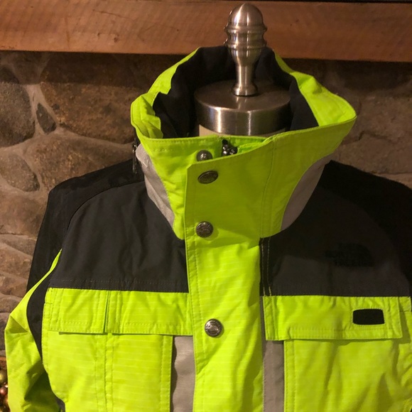 The North Face Women’s Rendezvous Ski coat Green - Picture 2 of 4